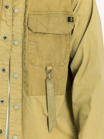 ALPHA INDUSTRIES Between-Season Jacket in Green: front
