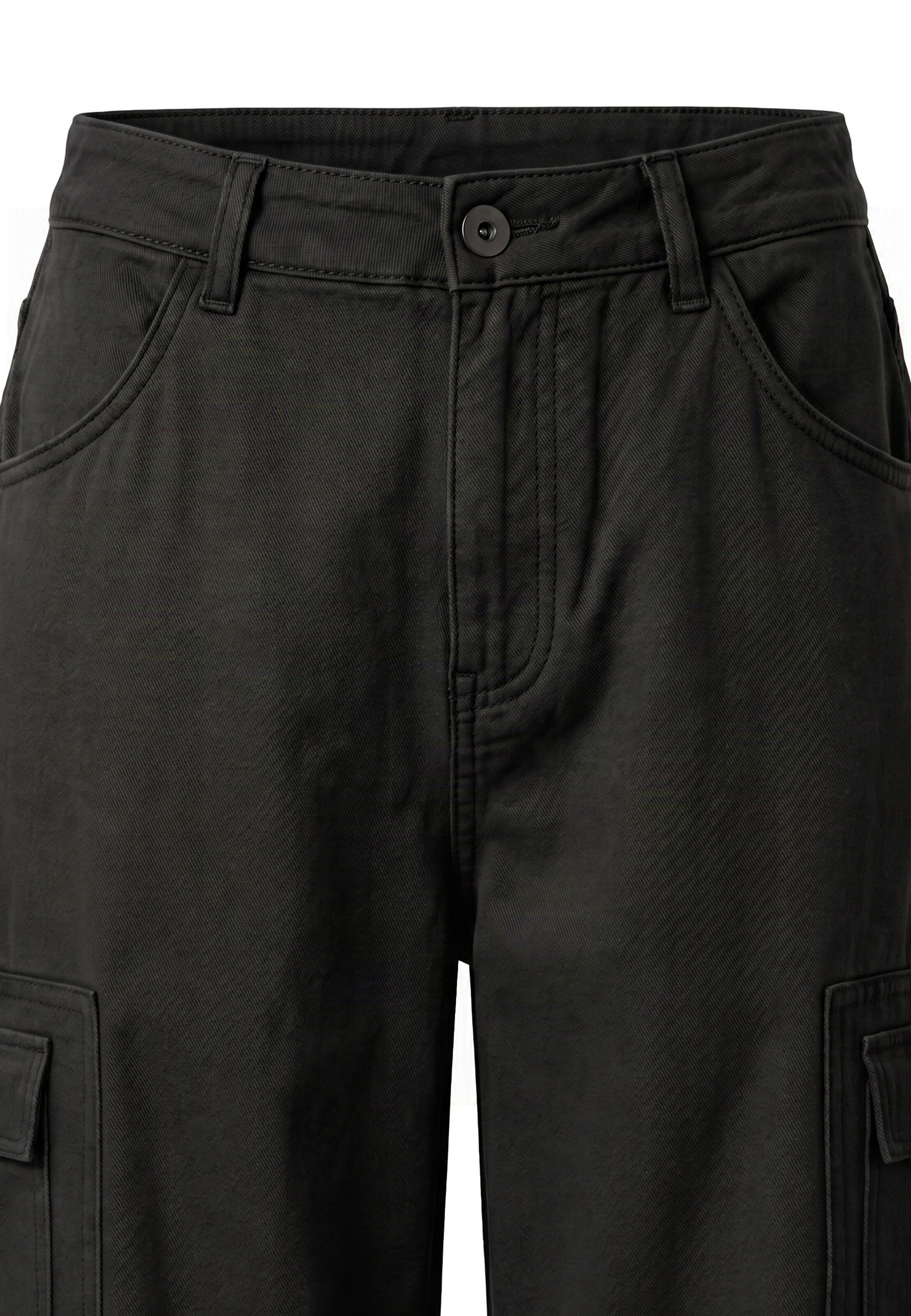Urban Classics Tapered Cargo trousers in Black: front