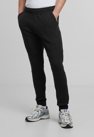 Mister Tee Tapered Hose in Schwarz