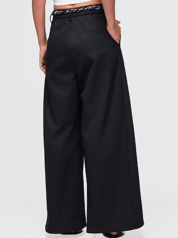 Ombre Regular Hose‌ in Schwarz