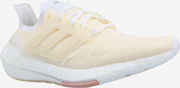 Adidas Sport Urheilukengät 'UltraBoost 22' värissä beige: etupuoli