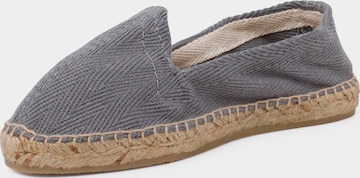 Chaussure basse Pisamonas en gris : devant