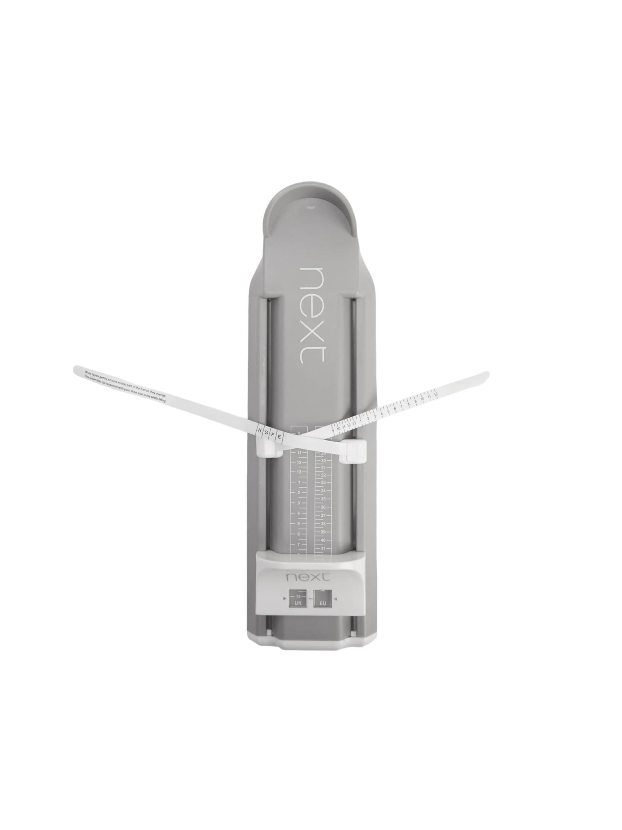 Accesorii cărucioare copii de la Next pe gri: față