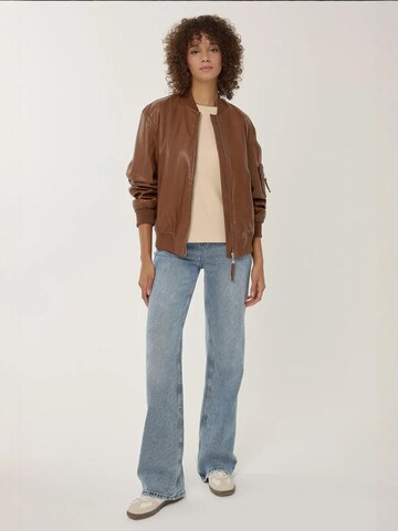 Hiccup - Casaco meia-estação em castanho