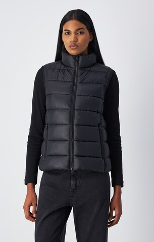 Champion Authentic Athletic Apparel Vest in Black: front