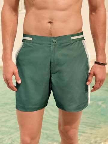 Shorts de bain Next en vert : devant