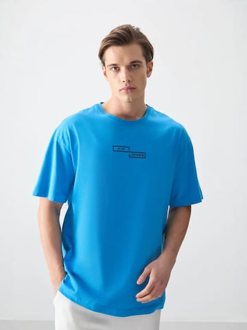 Tommy Life T-Shirts in Blau: Vorderseite