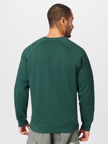 Carhartt WIP Sweatshirt 'Chase' in Groen