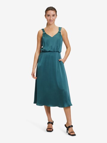Vera Mont Dress in Green: front
