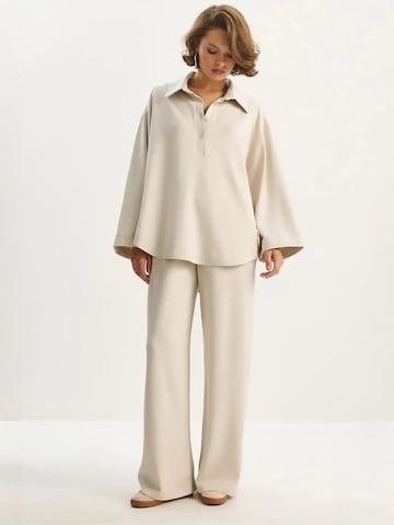 Completo pantalone di Bianco Lucci in beige