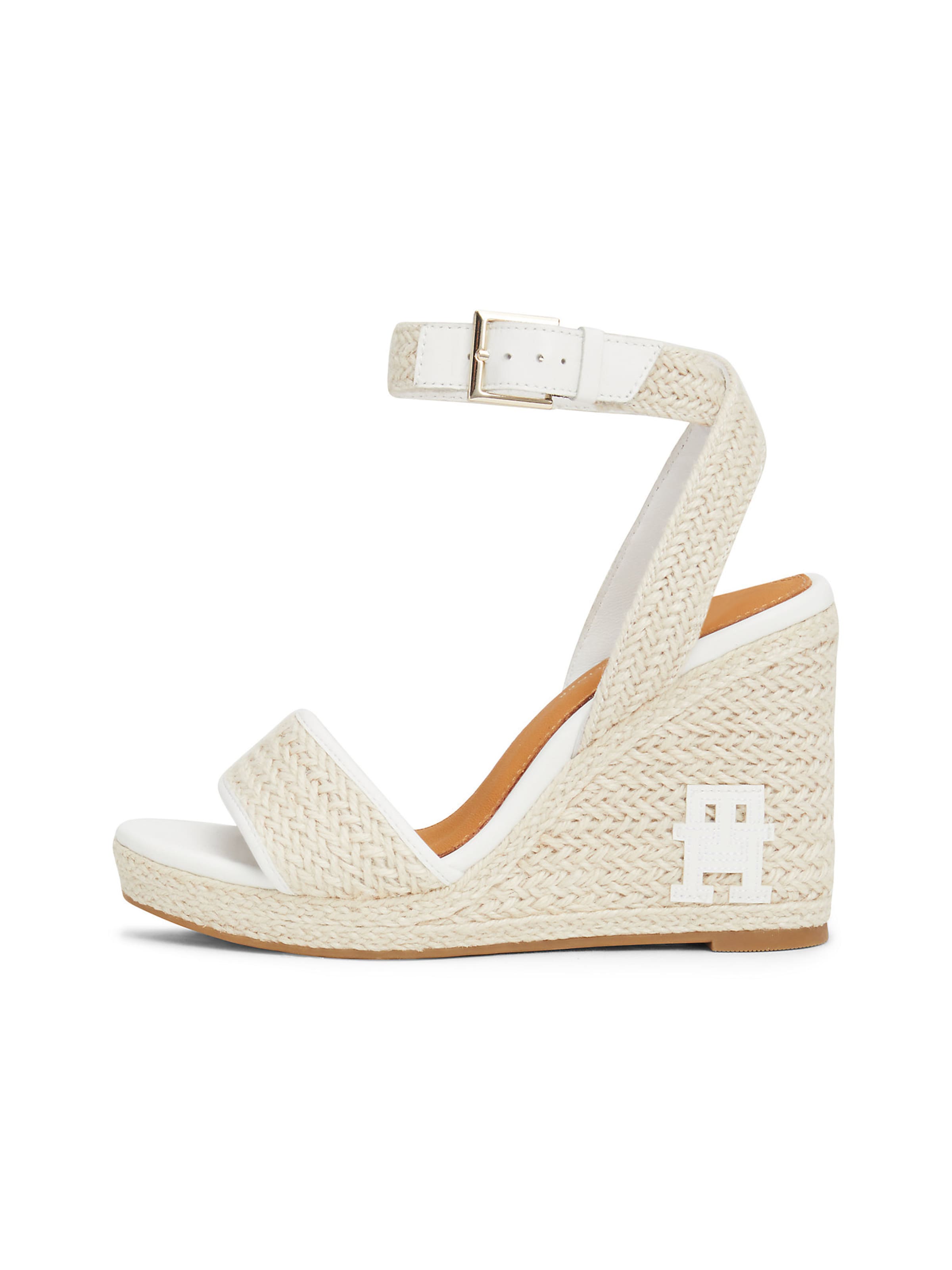 TOMMY HILFIGER Сандали в бежово: отпред