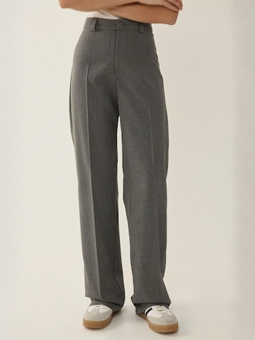 Hiccup Wide Leg Hose in Grau: Vorderseite