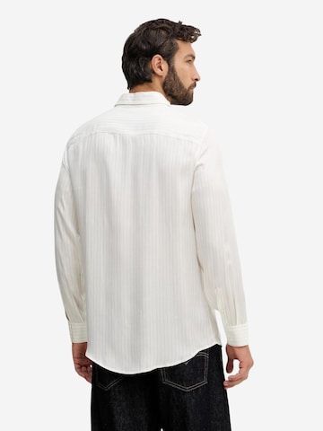 ARMANI EXCHANGE - Ajuste regular Camisa 'XM001817 AF13235' en blanco