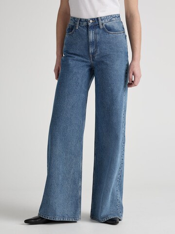 MUD Jeans Loose fit Jeans 'Sara' in Blue: front