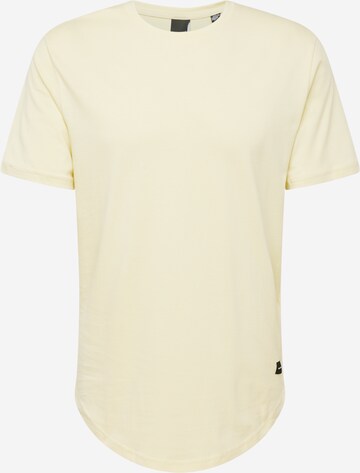 Coupe regular T-Shirt 'MATT' Only & Sons en jaune : devant