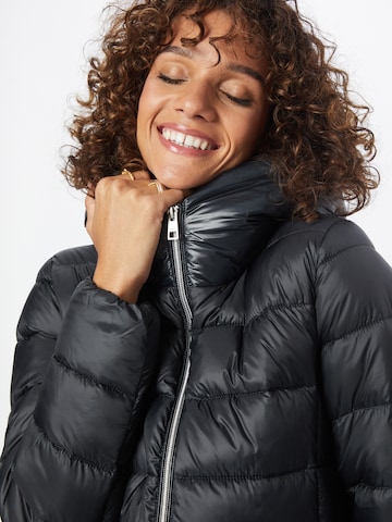 ESPRIT Jacke in Schwarz