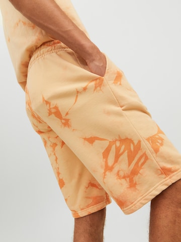 JACK & JONES Loosefit Shorts in Orange