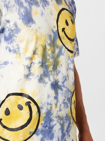 MARKET Koszulka 'SMILEY SUN DYE' w kolorze niebieski