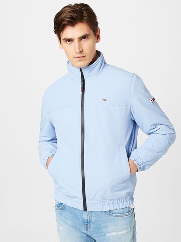 Tommy Jeans - Chaqueta de entretiempo 'Essential' en azul: frente