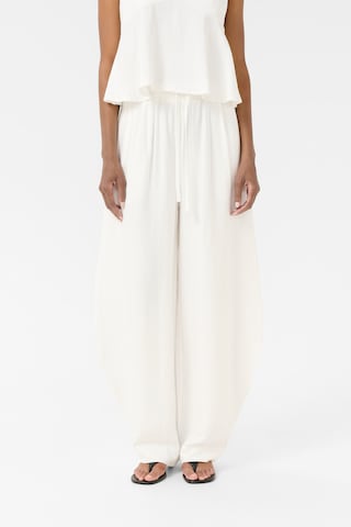 Gestuz Wide leg Trousers 'GZCamila' in White: front