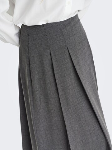Gonna 'LEXIE' di ONLY in grigio