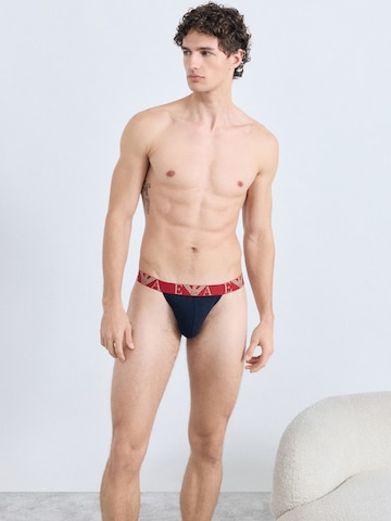 Slip de la Emporio Armani pe albastru