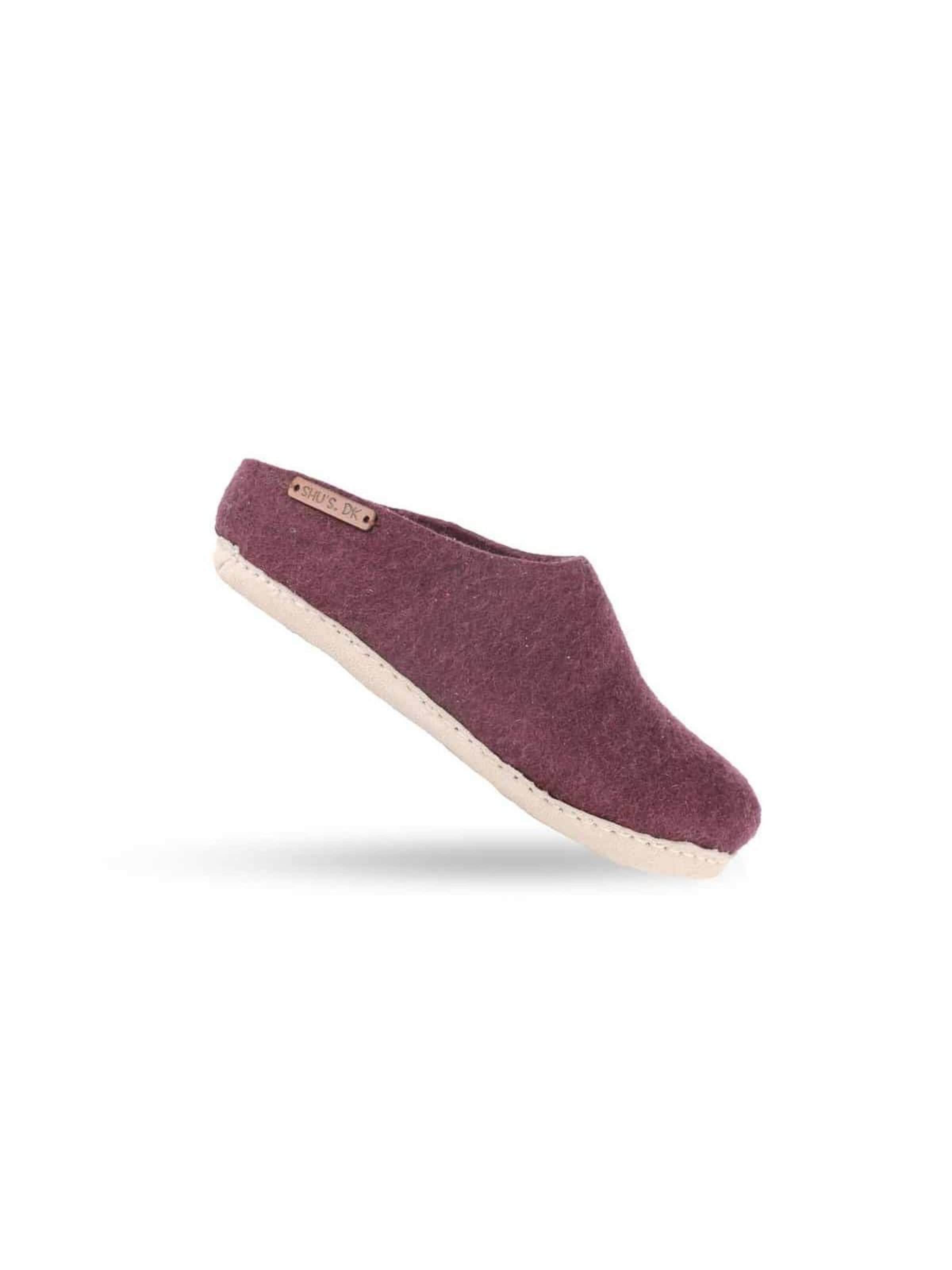 SHUS walk with nature Slip-in 'Uldtøffel (100% ren uld) - hjemmesko m/sål i skind - Dansk Design fra SHUS' i lila