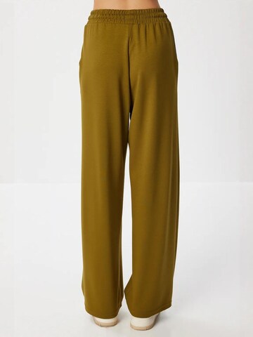 Happiness İstanbul Broekpak in Groen