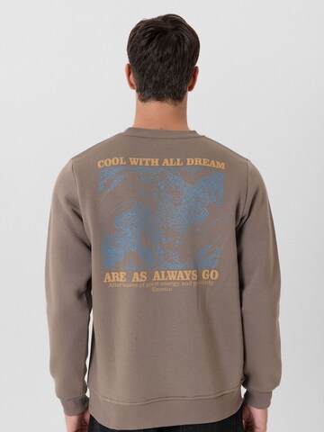 Jacey Quinn Sweatshirt 'Edison' in Brown