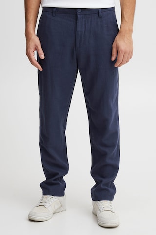 !Solid Regular Chino Pants in Blue: front