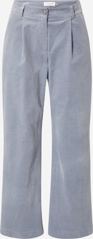 rosemunde Regular Pleat-Front Pants in Blue: front