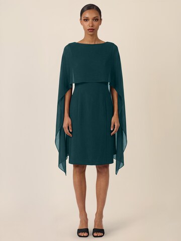 APART Etuikleid in Grün