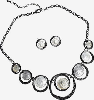 Set di gioielli ' Yogesh ' di SOHI in argento: frontale