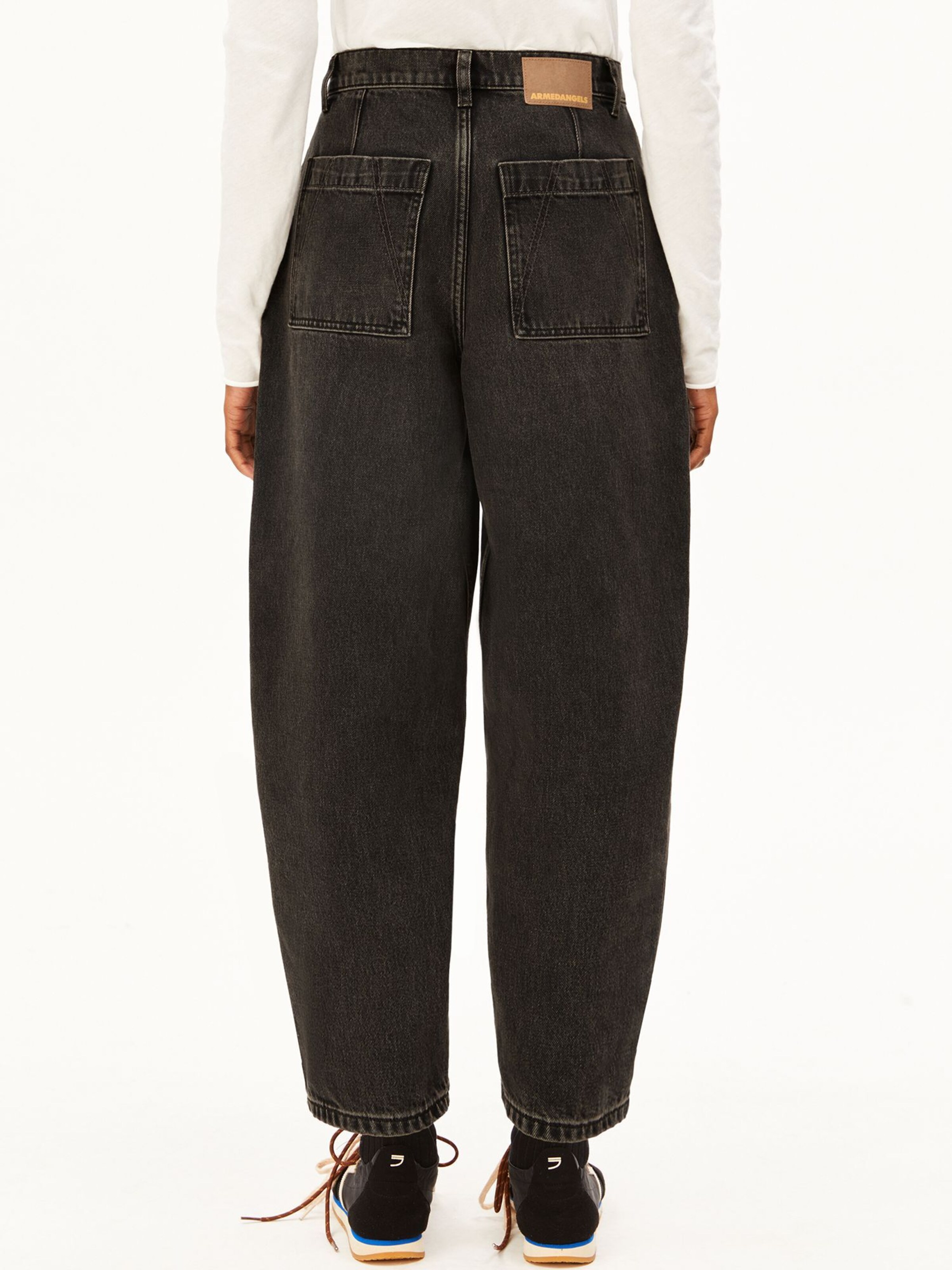 ARMEDANGELS Loosefit Jeans in Zwart: voorkant