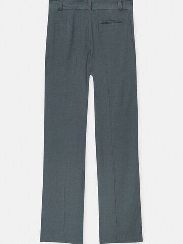 Pull&Bear Regular Pleated Pants in Blue