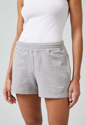 SNOCKS Regular Trousers in Grey