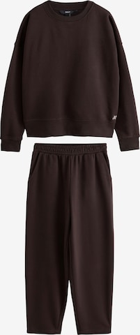 Next Juoksupuku värissä ruskea: etupuoli