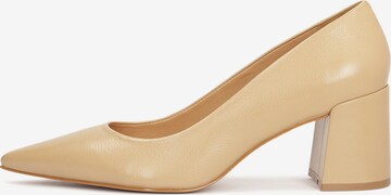 Kazar Pumps in Beige: front