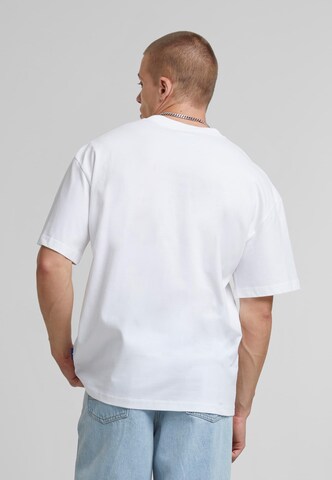 Pequs - Camiseta 'This Kid Was Betrayed' en blanco