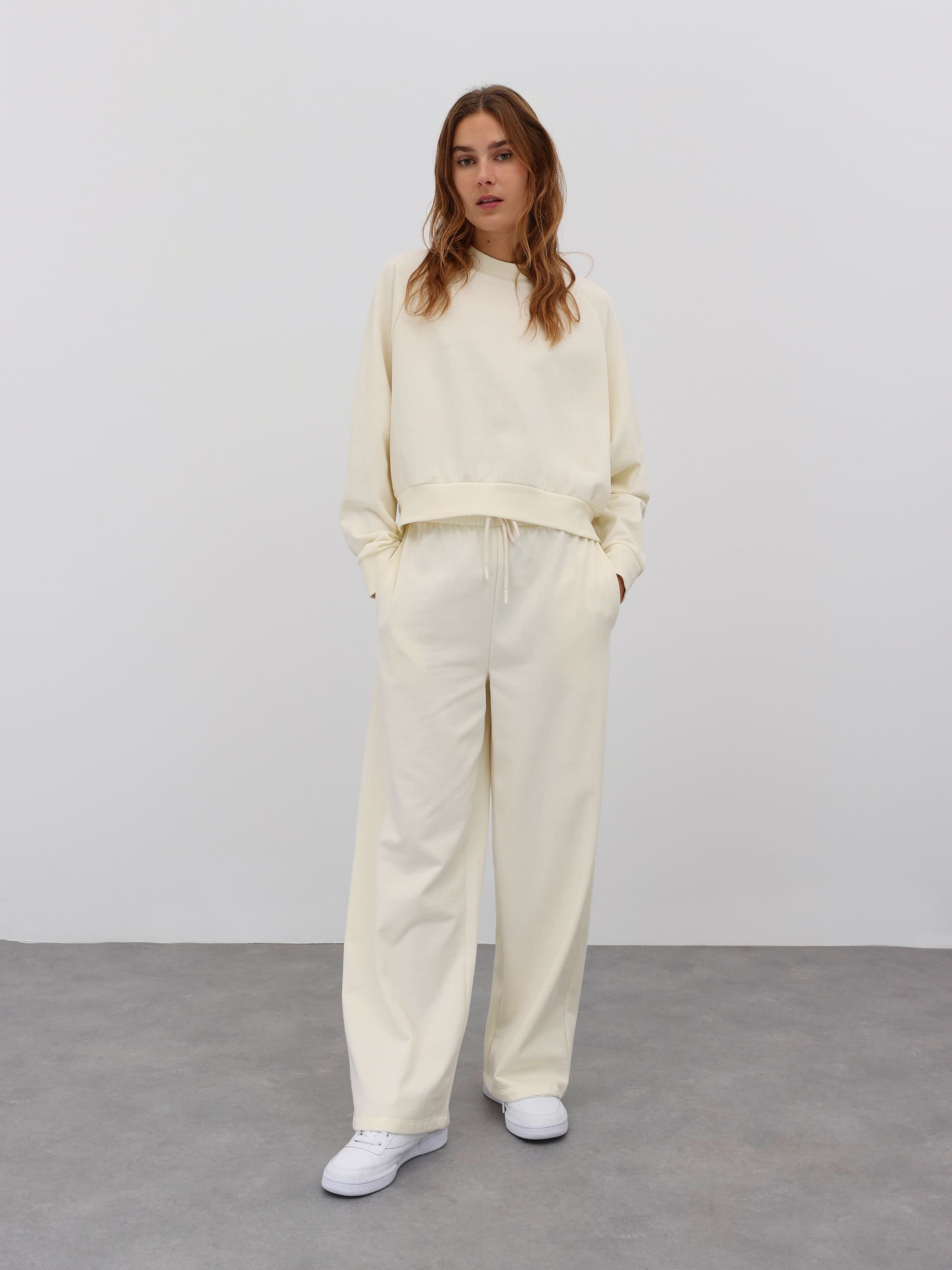 EDITED Produkte Sweatshirt 'Aura' creme