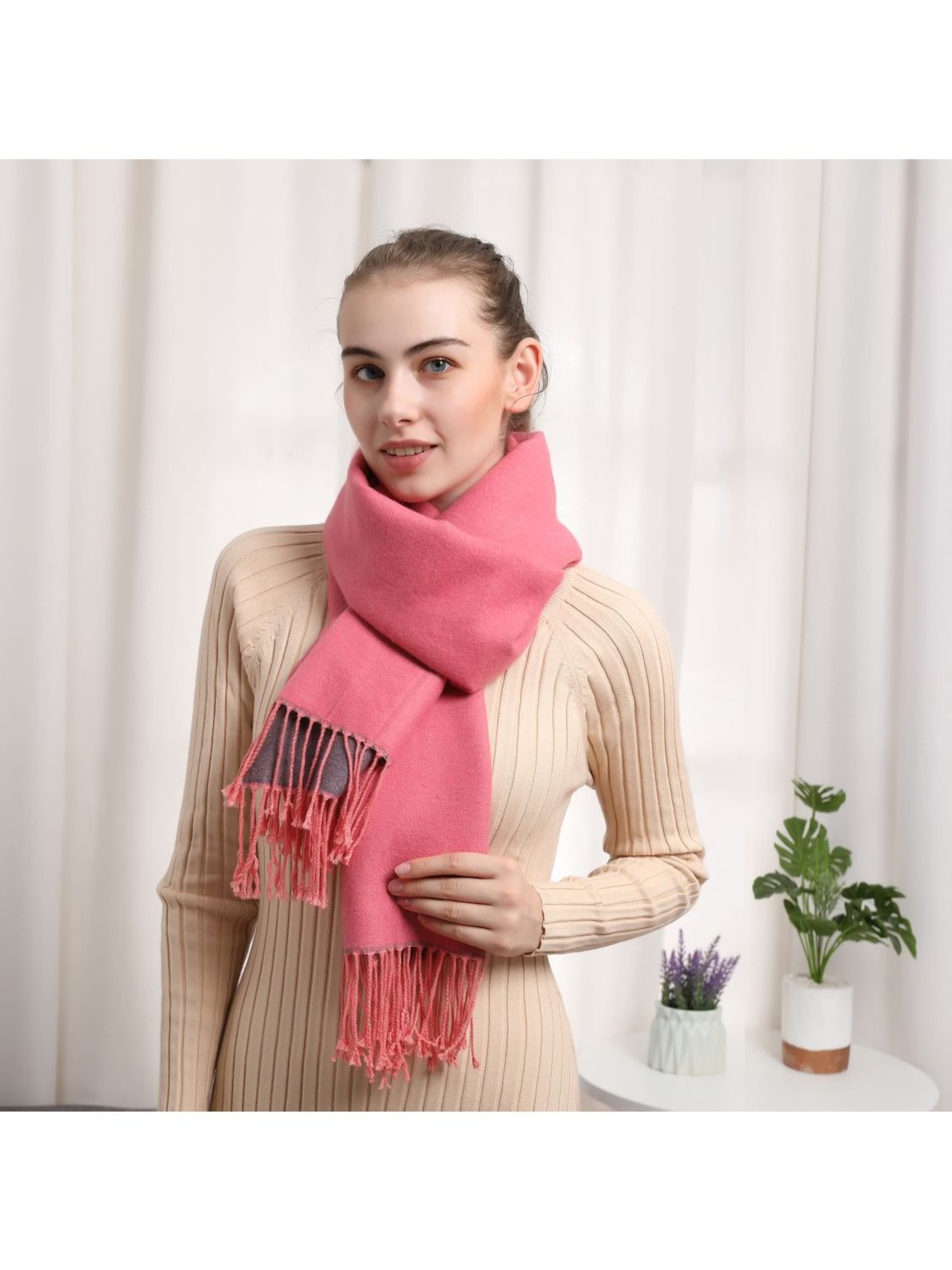 Écharpe 'Écharpe en cachemire rose Recto-Verso' alberto cabale en rose