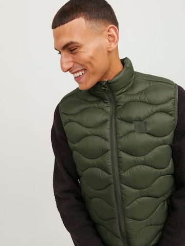 Vestă 'ICEBREAKER' de la JACK & JONES pe verde