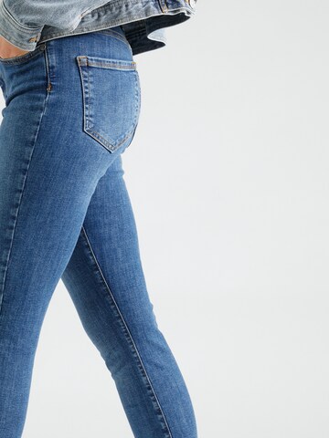 Skinny Jeans 'SIDNEY' di NÜMPH in blu