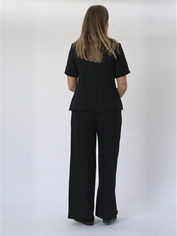 TEESHOPPEN - Camiseta ' Isolde ' en negro