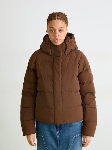 COLUMBIA Outdoorjas 'Amaze Puff' in Bruin: voorkant