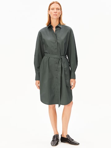 ARMEDANGELS Kleid BARREL SLEEVE POPLIN in Grau