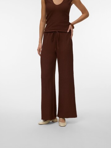 brūns VERO MODA Platas staras Bikses 'VMANITA': no priekšpuses