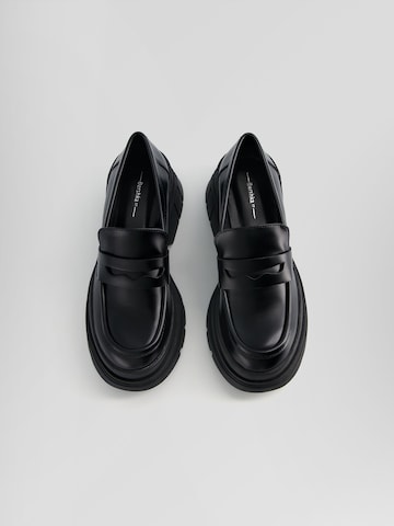 Chaussure basse Bershka en noir
