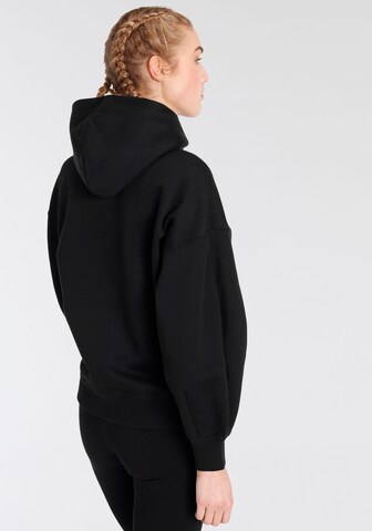 PUMA Sweatshirt 'Classics' in Zwart