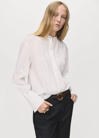 MANGO Blouse in White: front